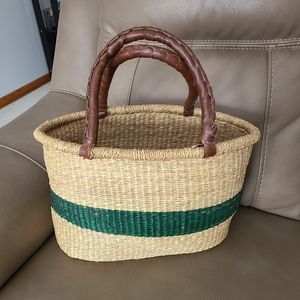 Classic Style Wicker Tote